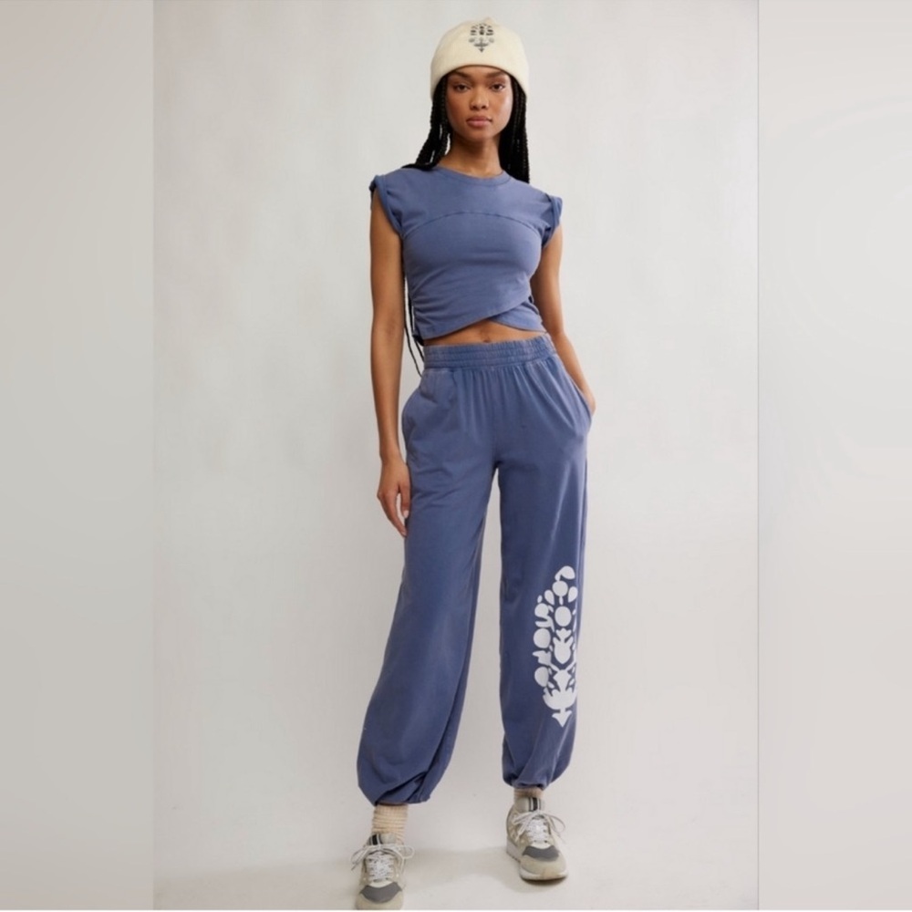 Free People Movement, Hot Shot Crossover PANTS, Logo Evergreen, RARE COLORWAY!